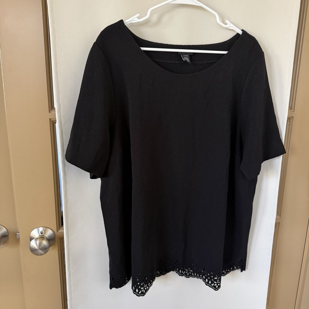 Torrid Womens 2 Black Short Sleeve Laser Cut Out Blouse Shirt Top